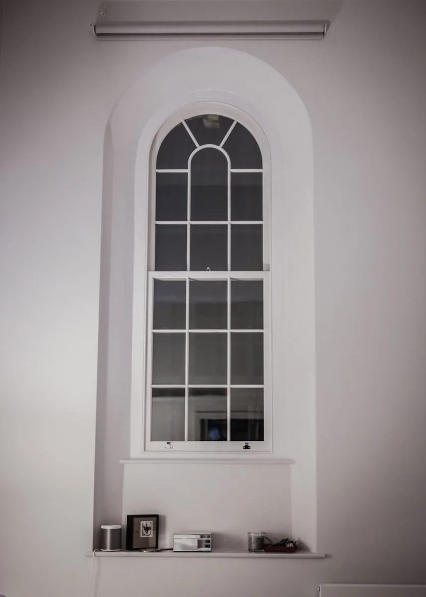 023._wooden_sash_window