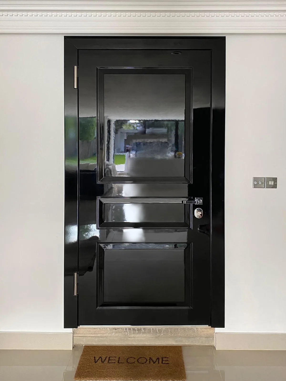 high_gloss_internal_side_