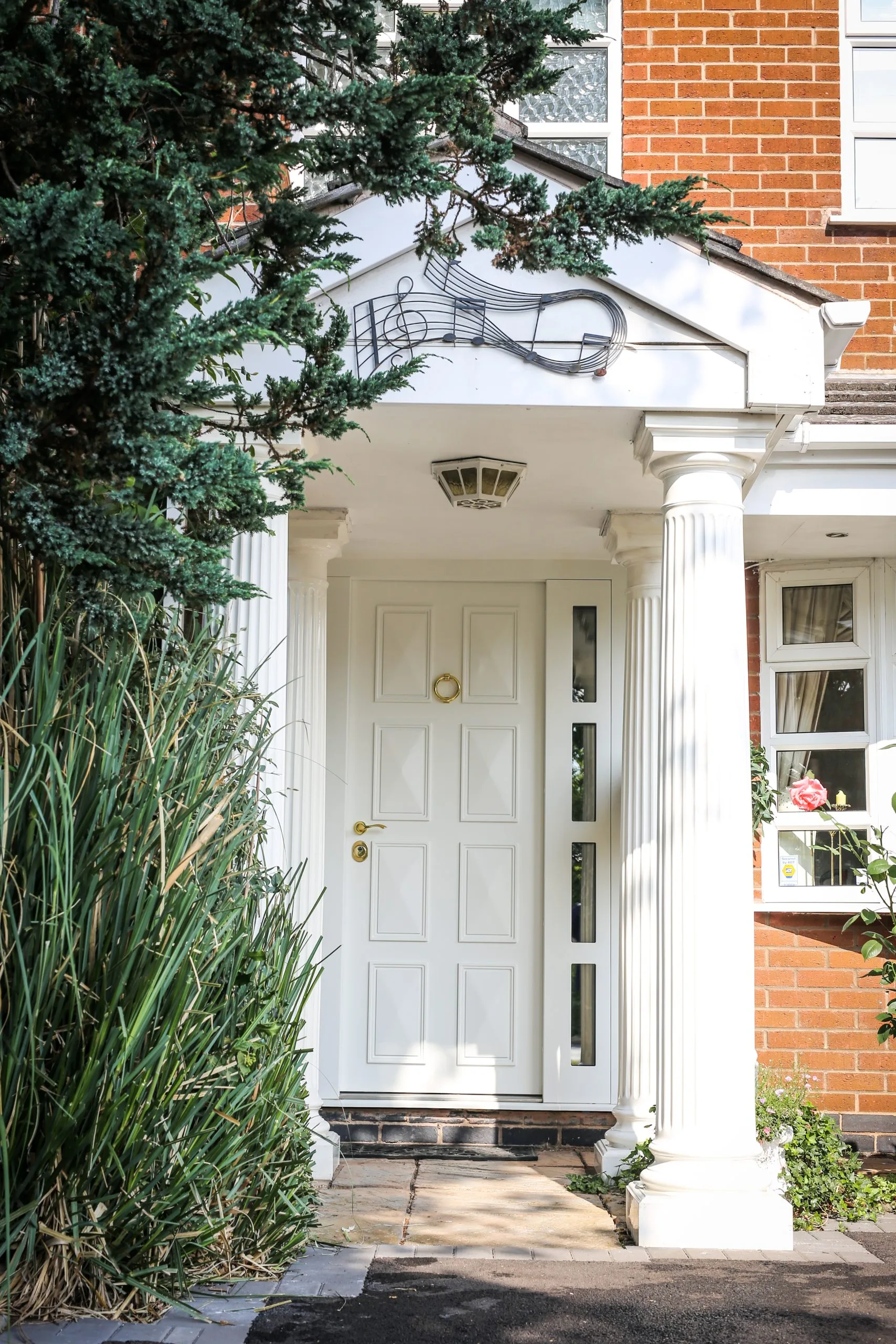 white-high-security-doors-with-column