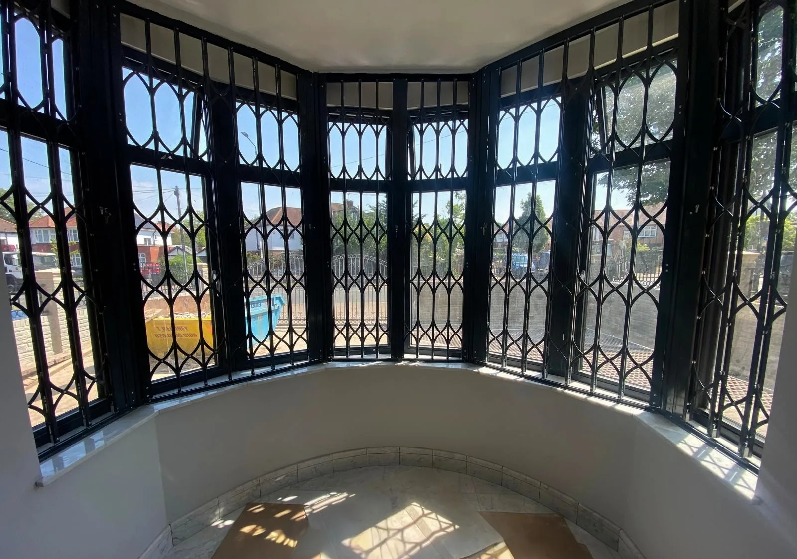 grills_bay_window,_black