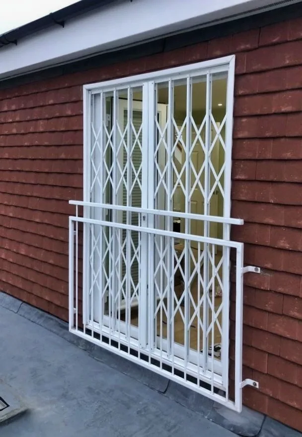 grills_roof_door,_white