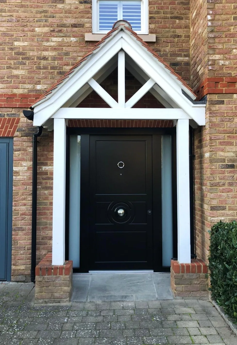 black_with_glazed_side_panels