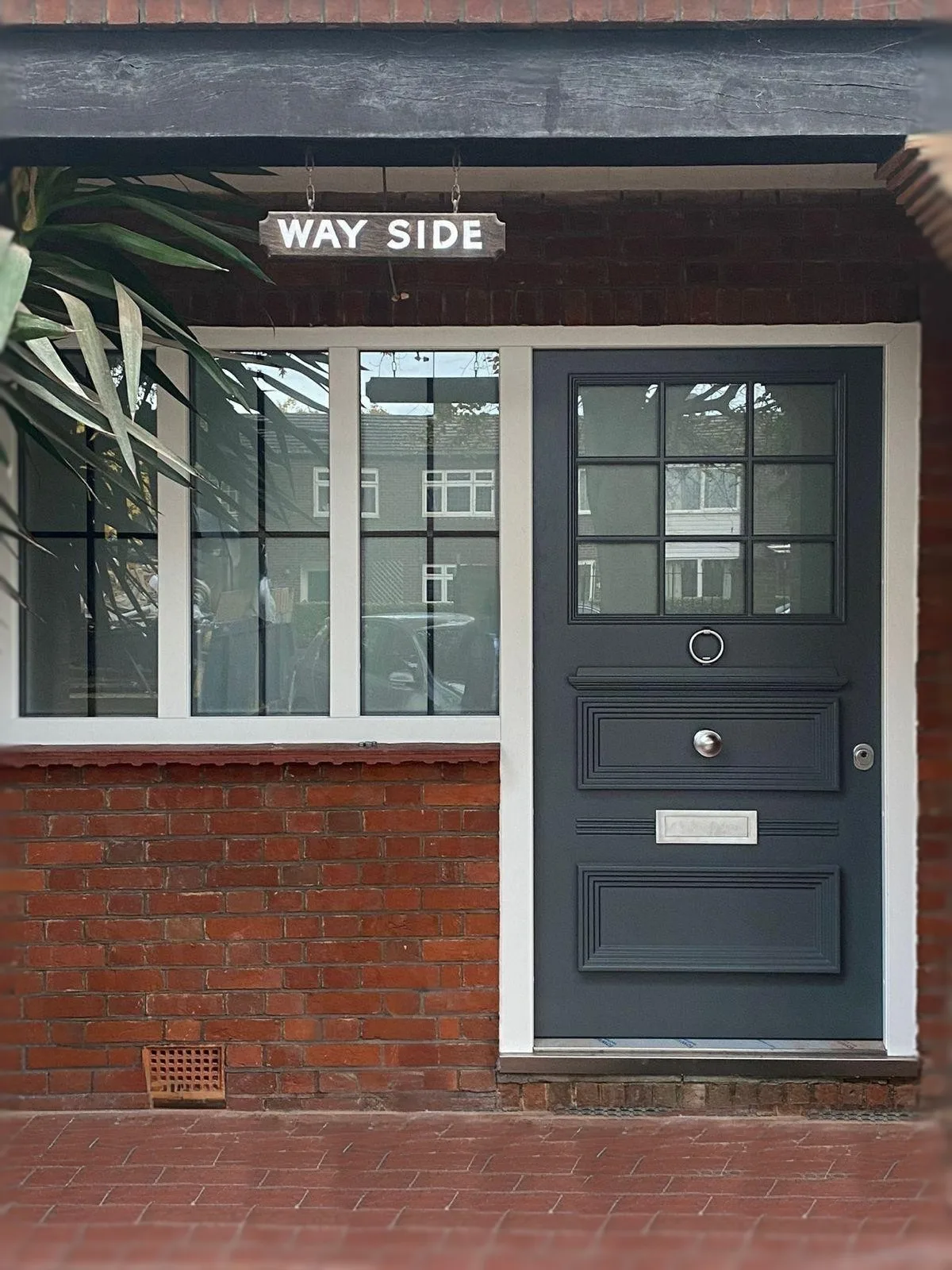 grey_door_+_side_window