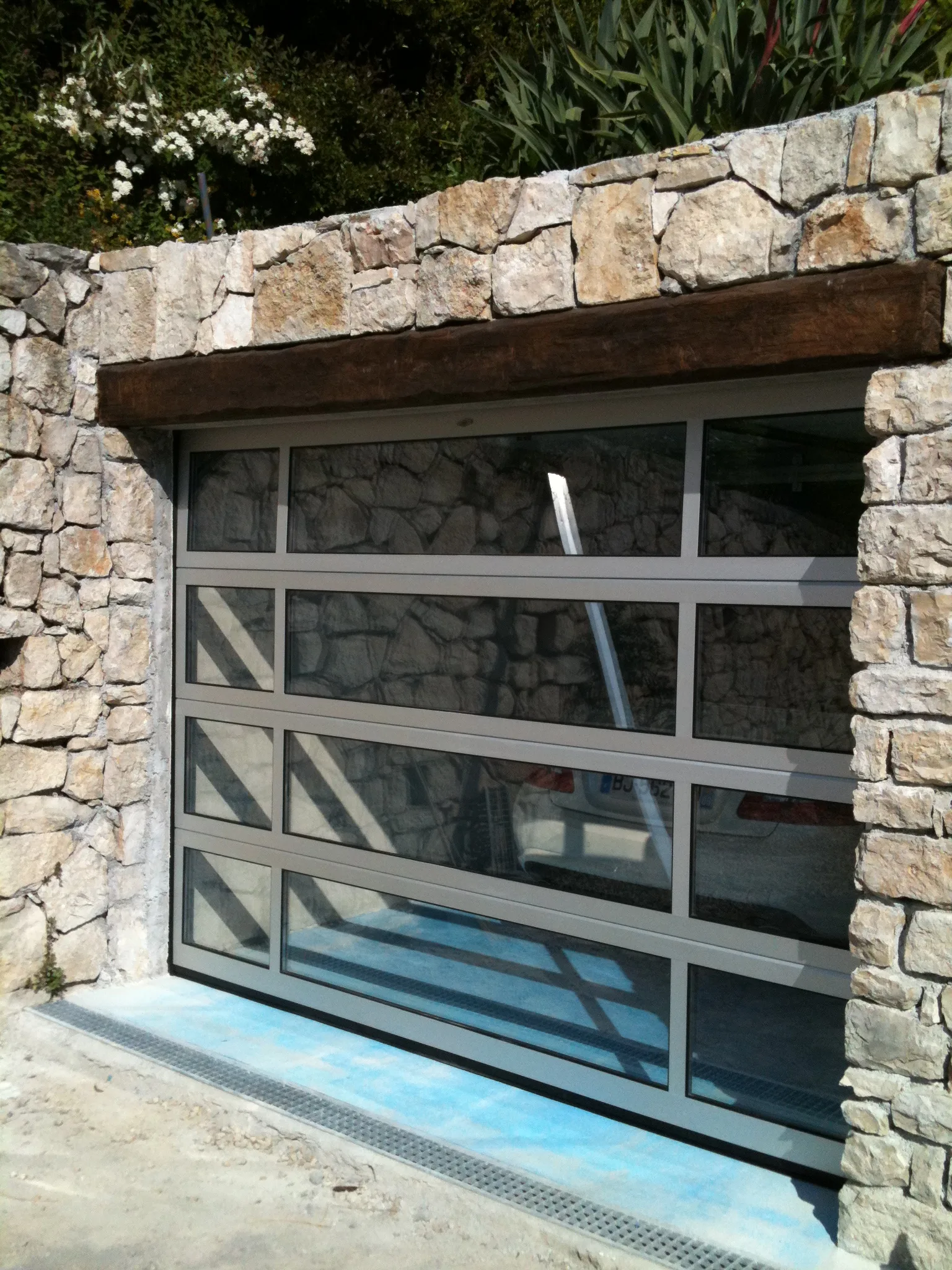 sectional_garage_door_glass